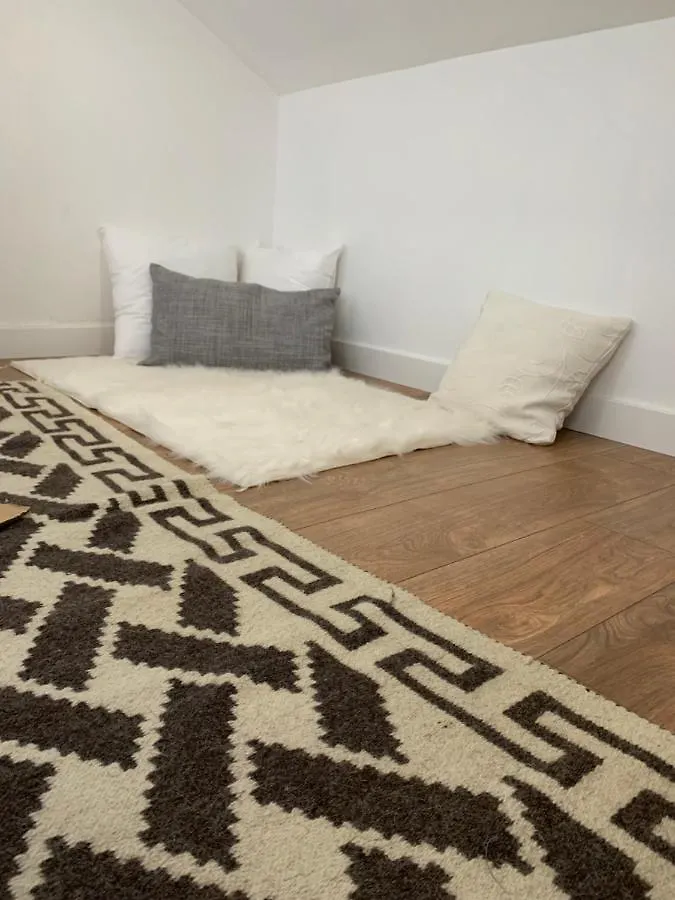 Noah'S Attic - Apartment Hotel In Korce